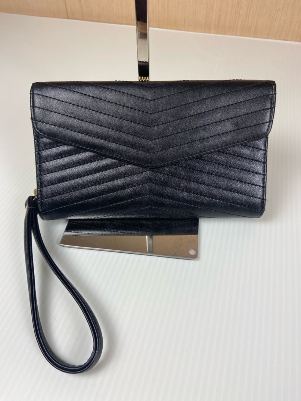 Black Chevron Quilted Phone Wristlet Wallet Clutch Zip Around Organizer